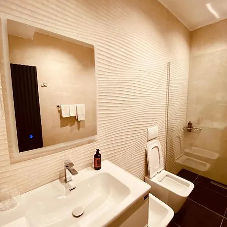 Tirana Central Rooms 3*