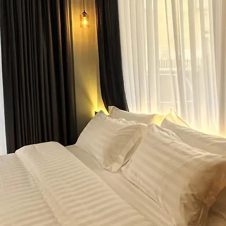 בית הארחה Tirana Central Rooms