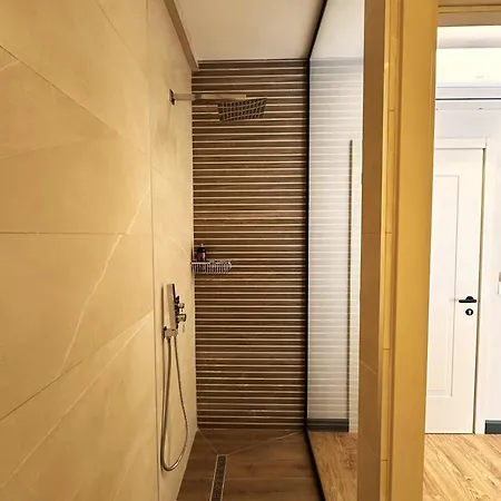 Tirana Central Rooms Гостевой дом Тирана