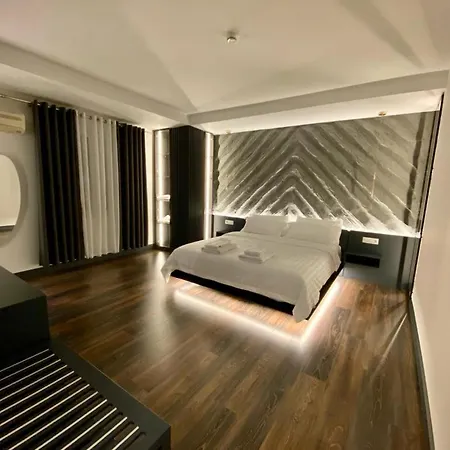 Гостевой дом Tirana Central Rooms Тирана