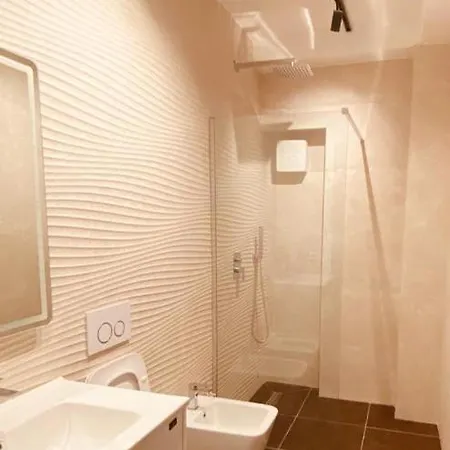 Tirana Central Rooms 3*