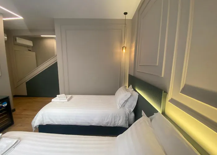 Pensión Tirana Central Rooms 3*