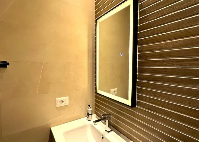 Tirana Central Rooms Pensión 3*