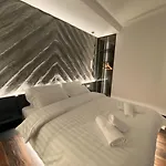 Tirana Central Rooms 3*