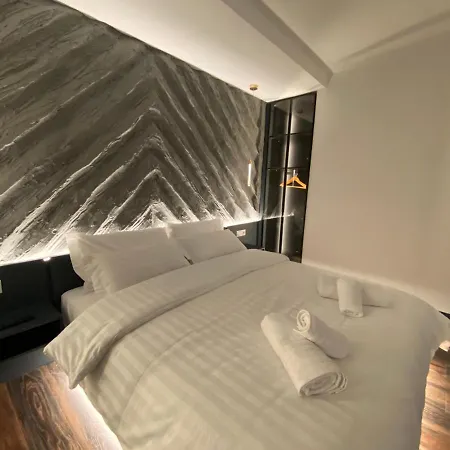 Tirana Central Rooms 3*