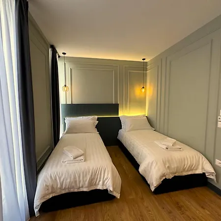 Tirana Central Rooms Гостевой дом