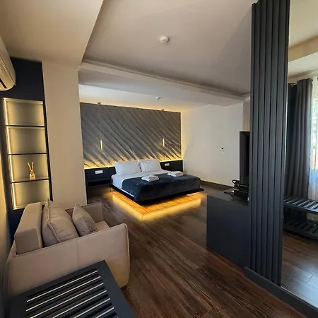 Tirana Central Rooms Тирана