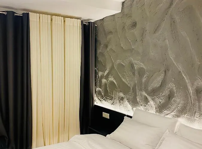 Гостевой дом Tirana Central Rooms Тирана