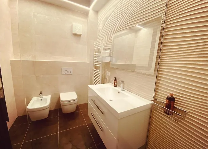 Tirana Central Rooms 3* Тирана