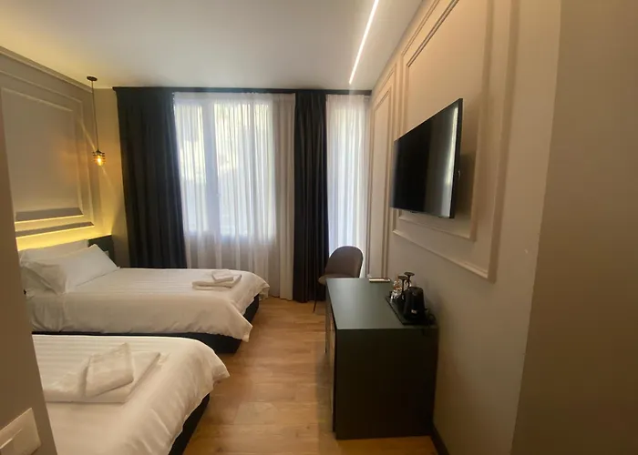 Гостевой дом Tirana Central Rooms Тирана