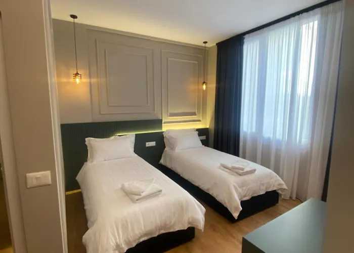 Tirana Central Rooms 3* Тирана