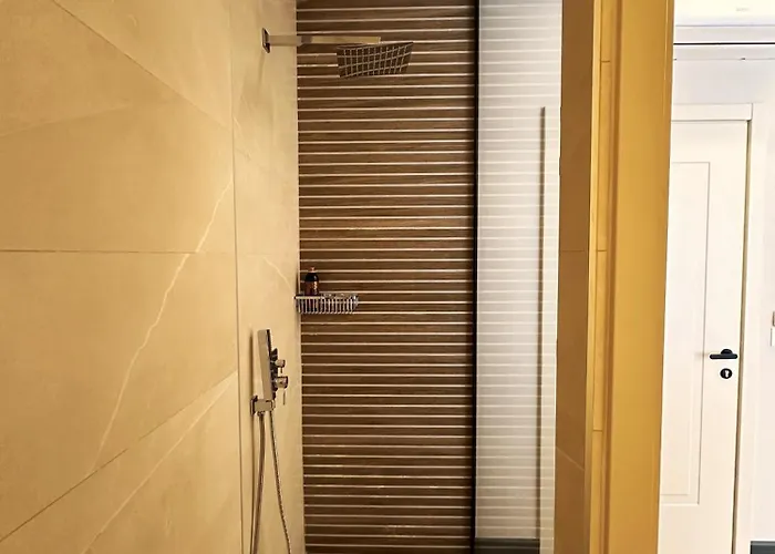 Tirana Central Rooms Гостевой дом Тирана