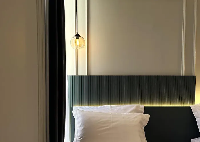 Tirana Central Rooms Тирана