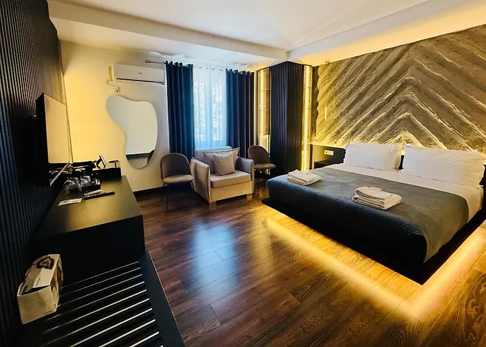 Tirana Central Rooms 3* Тирана